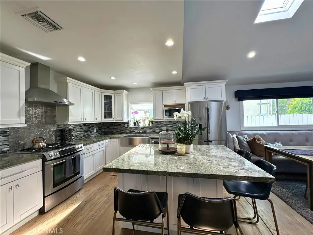 5785 Bertrand Avenue, Encino, California 91316 home-pic-7